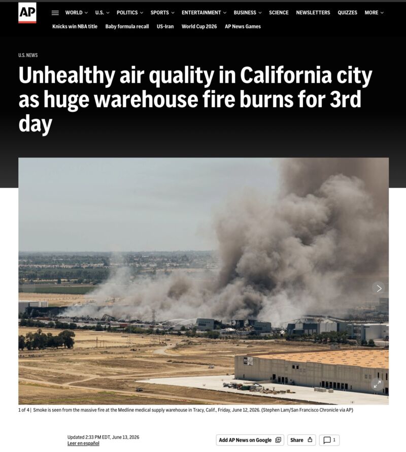 Image for the Tweet beginning: California Democrat fire hydrants fail
